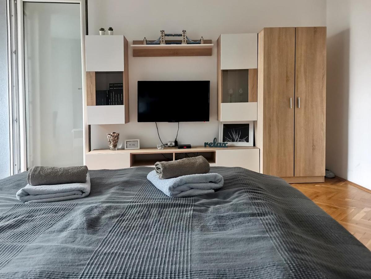 Center Apartment Iva Novi Sad Luaran gambar