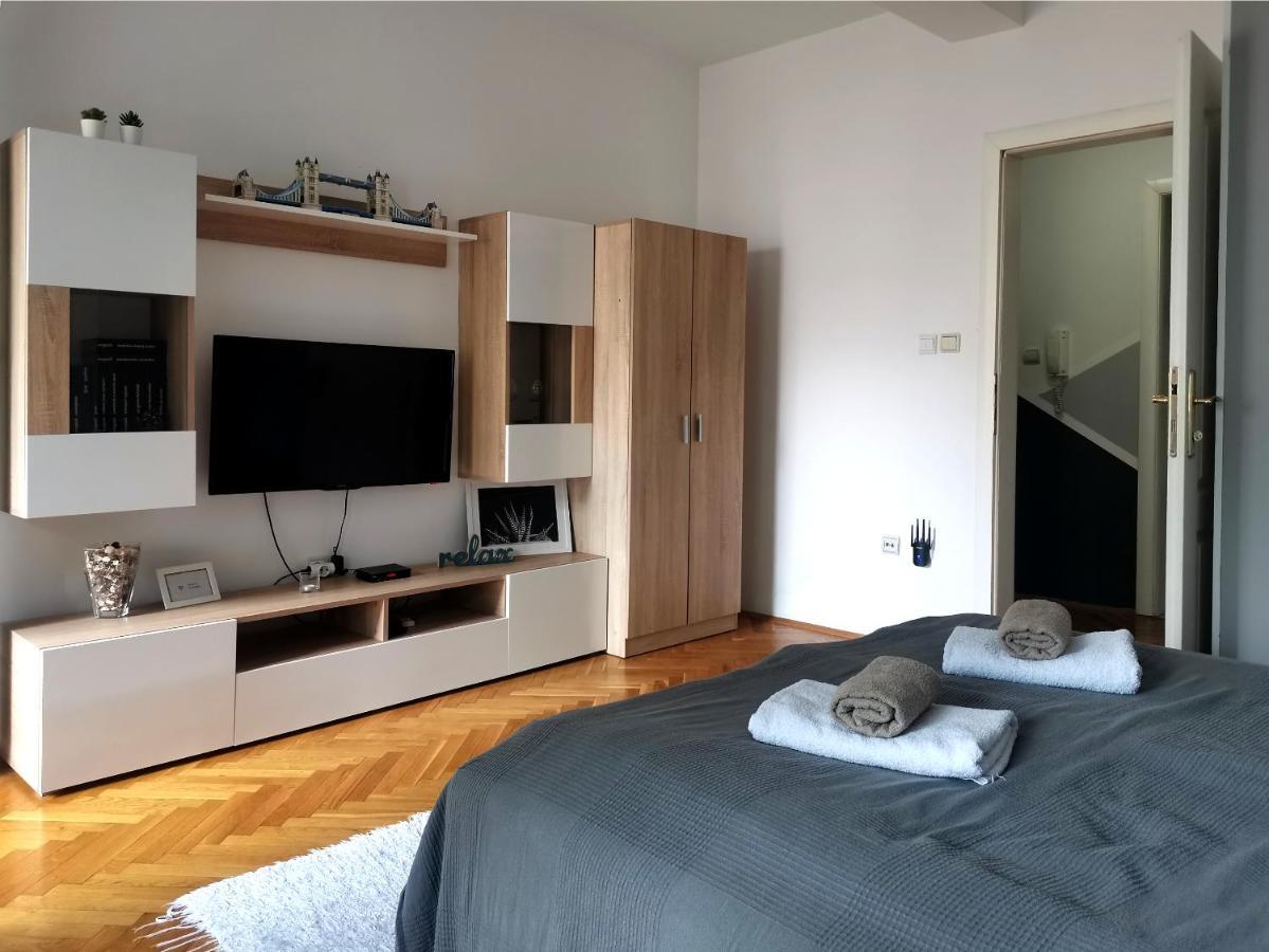Center Apartment Iva Novi Sad Luaran gambar