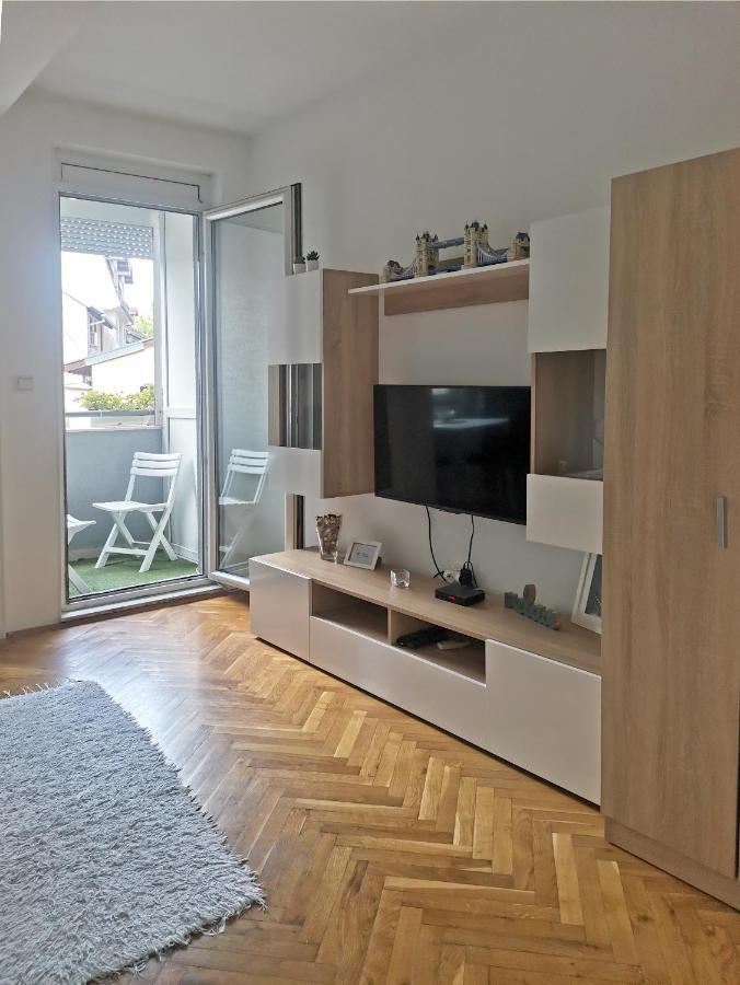 Center Apartment Iva Novi Sad Luaran gambar